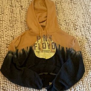 Pink Floyd hoodie. Size small woman’s. Very cute